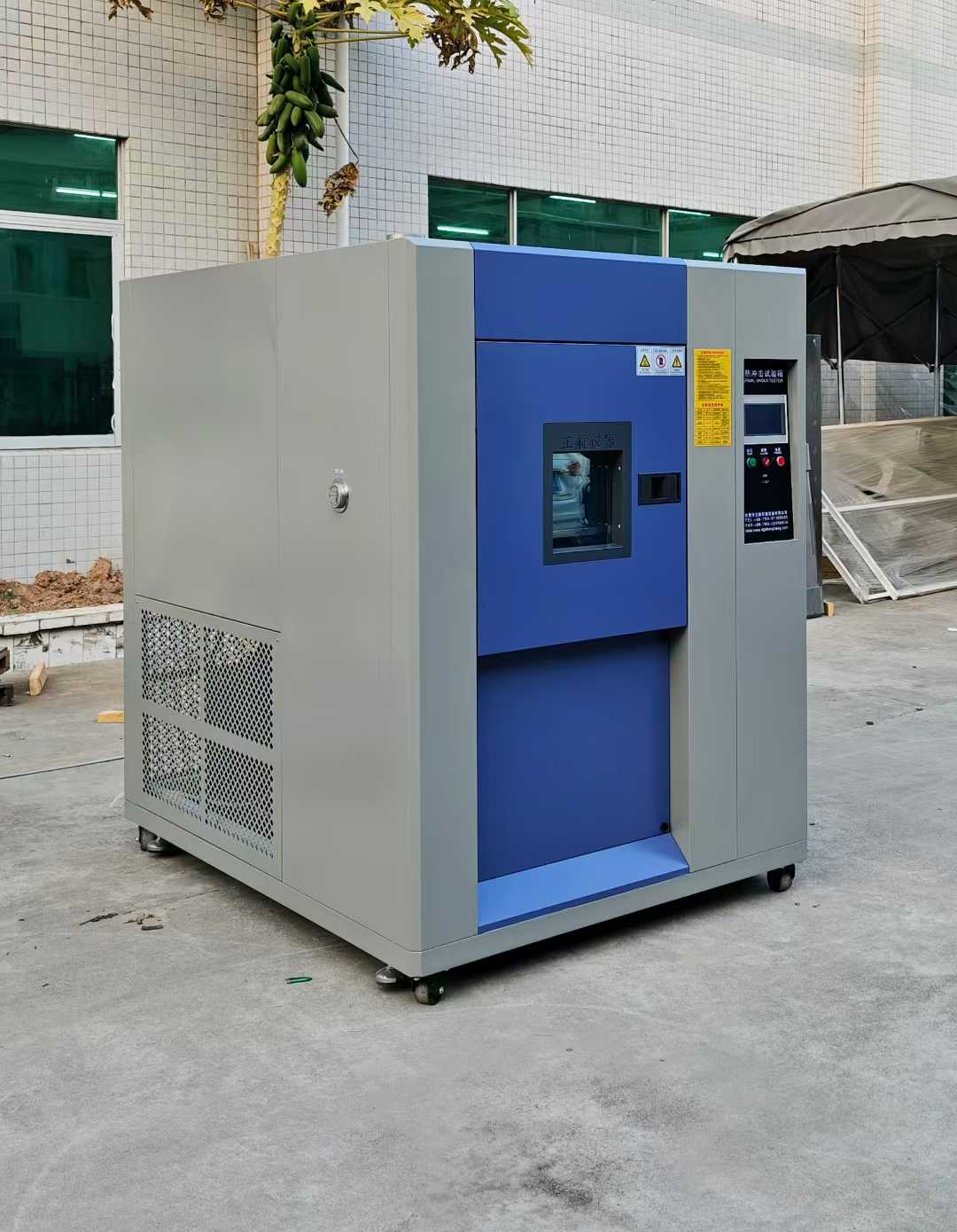 150L三箱式冷热冲击试验箱送货深圳客户